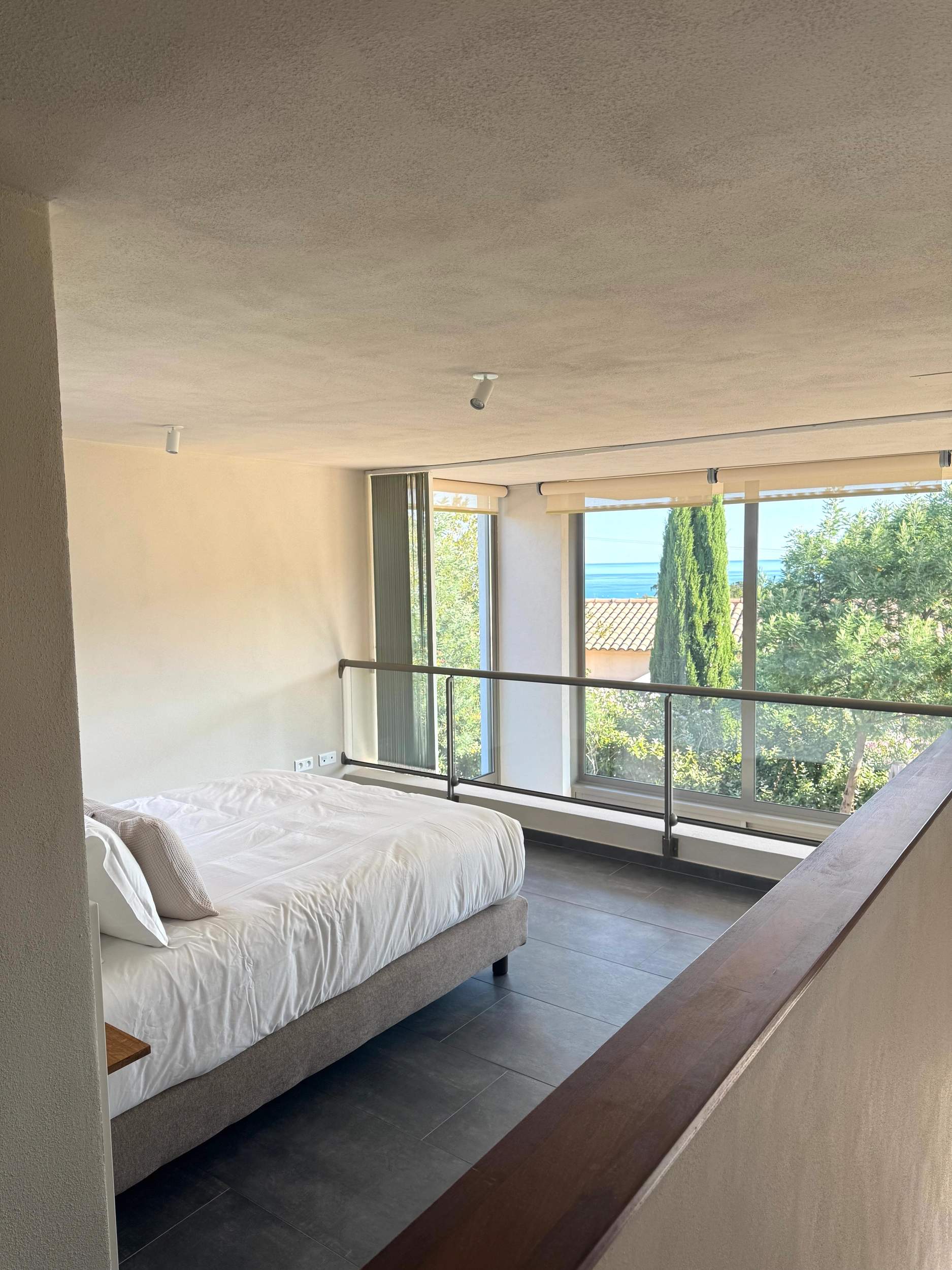 La grande chambre de la villa U Figu