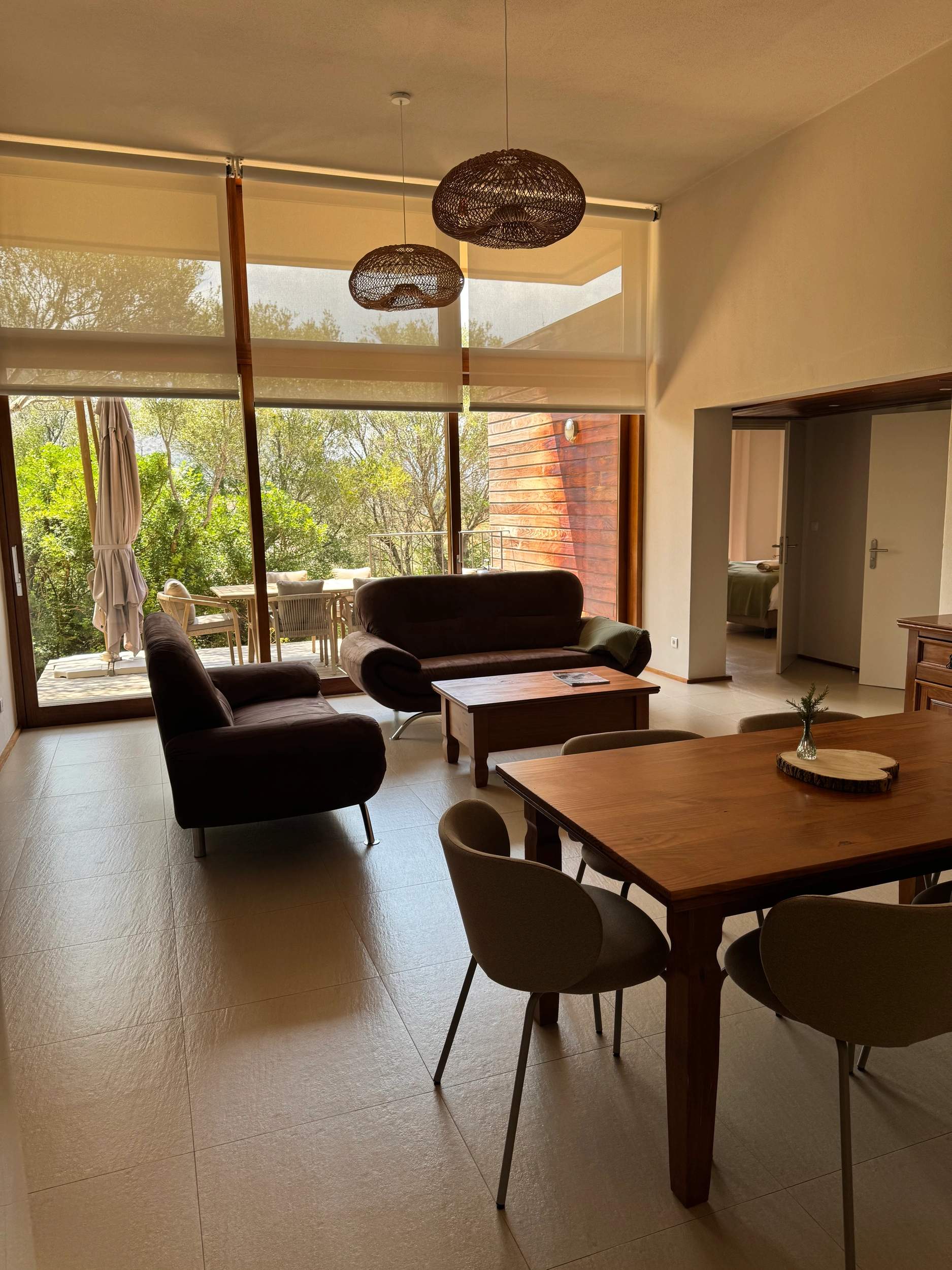 Le grand salon de la villa Alivu 