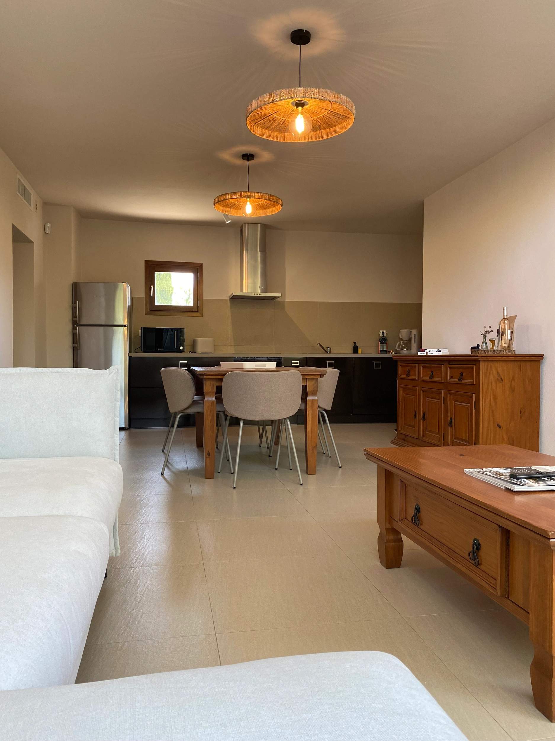 Le coin cuisine et salon de la villa U Castagnu